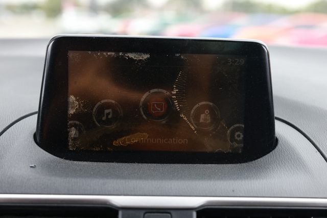 Used 2017 MAZDA MAZDA3 Touring FWD image 37