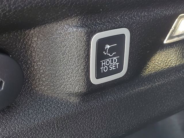 Used 2021 Jeep Grand Cherokee L Laredo AWD/4WD image 11