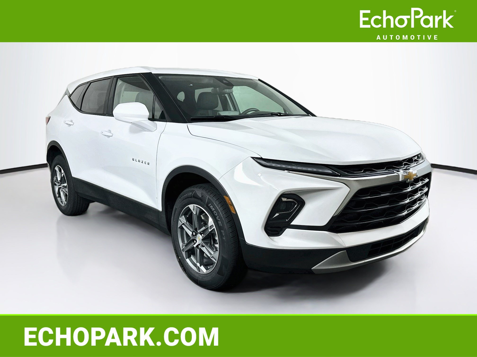 Used 2025 Chevrolet Blazer LT FWD image 1