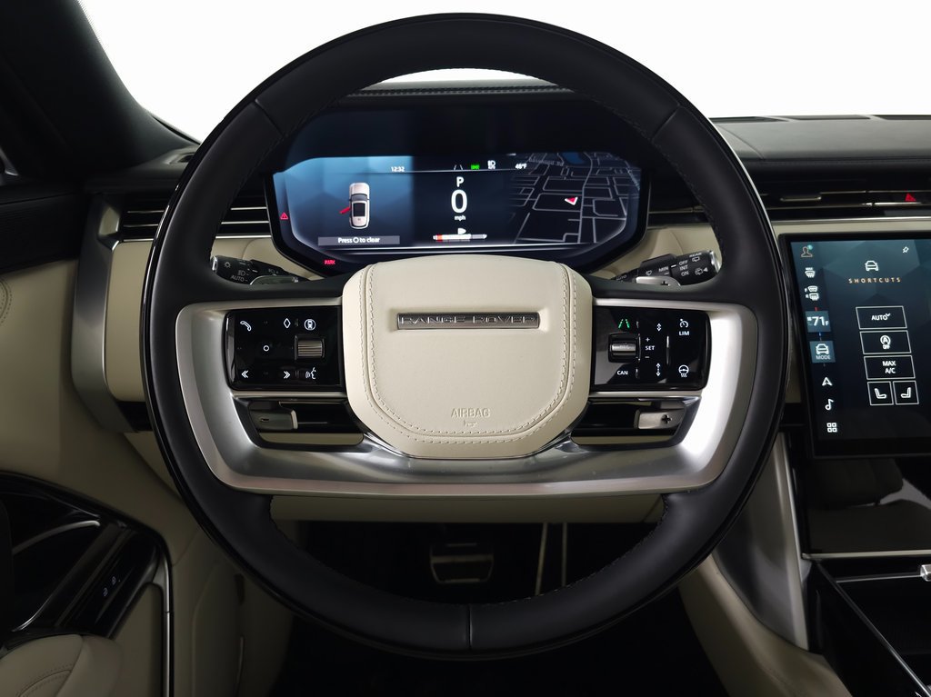 Certified 2025 Land Rover Range Rover SE AWD/4WD image 18