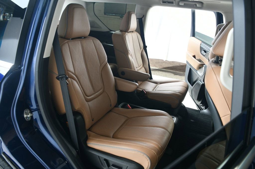 Used 2025 INFINITI QX80 Sensory image 37