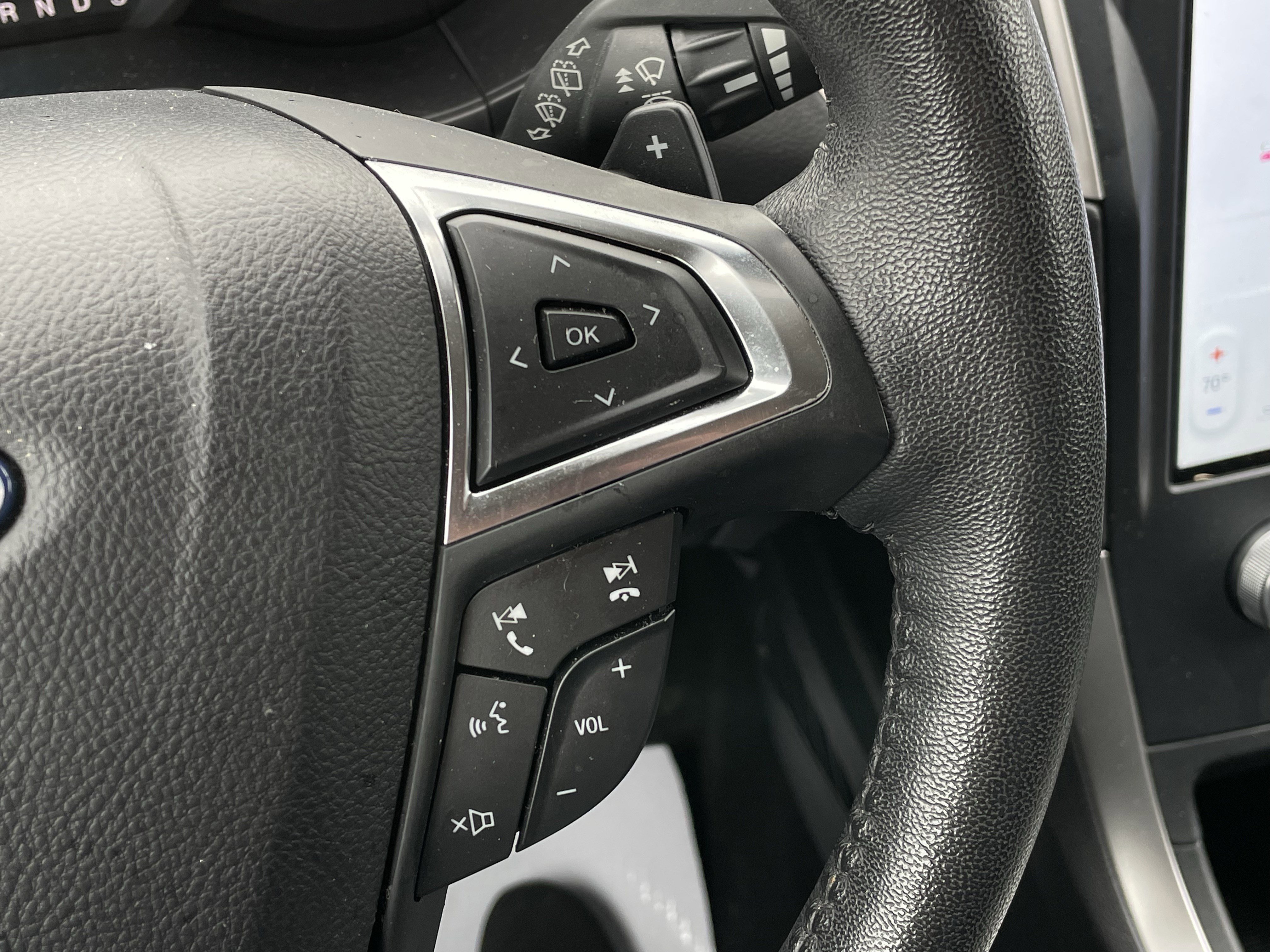 Used 2022 Ford Edge SEL w/ Class II Trailer Tow Package image 19