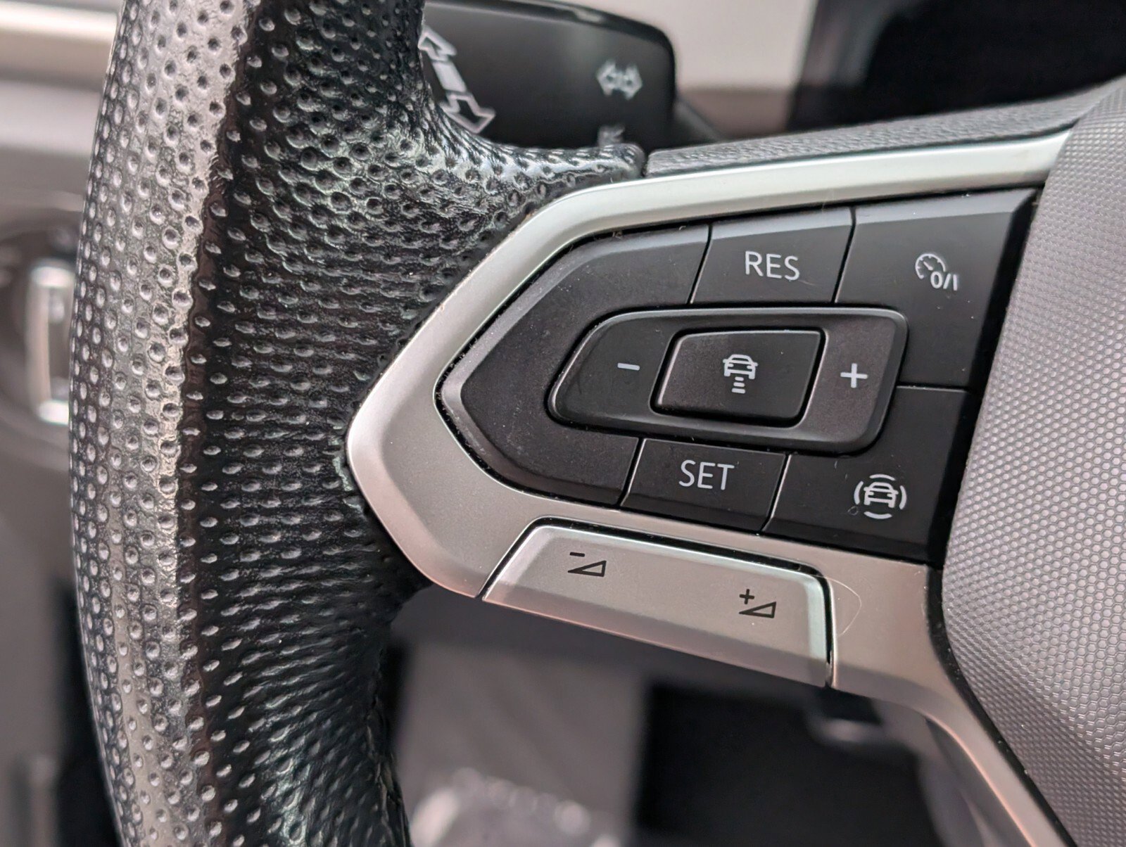 Used 2021 Volkswagen Atlas SE w/ Panoramic Sunroof Package image 30