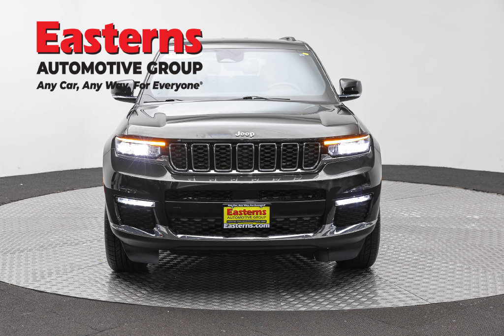 Used 2023 Jeep Grand Cherokee L Limited AWD/4WD image 4