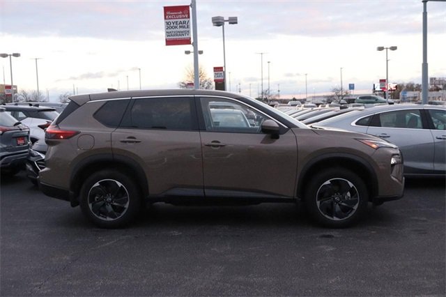 Certified 2024 Nissan Rogue SV image 5