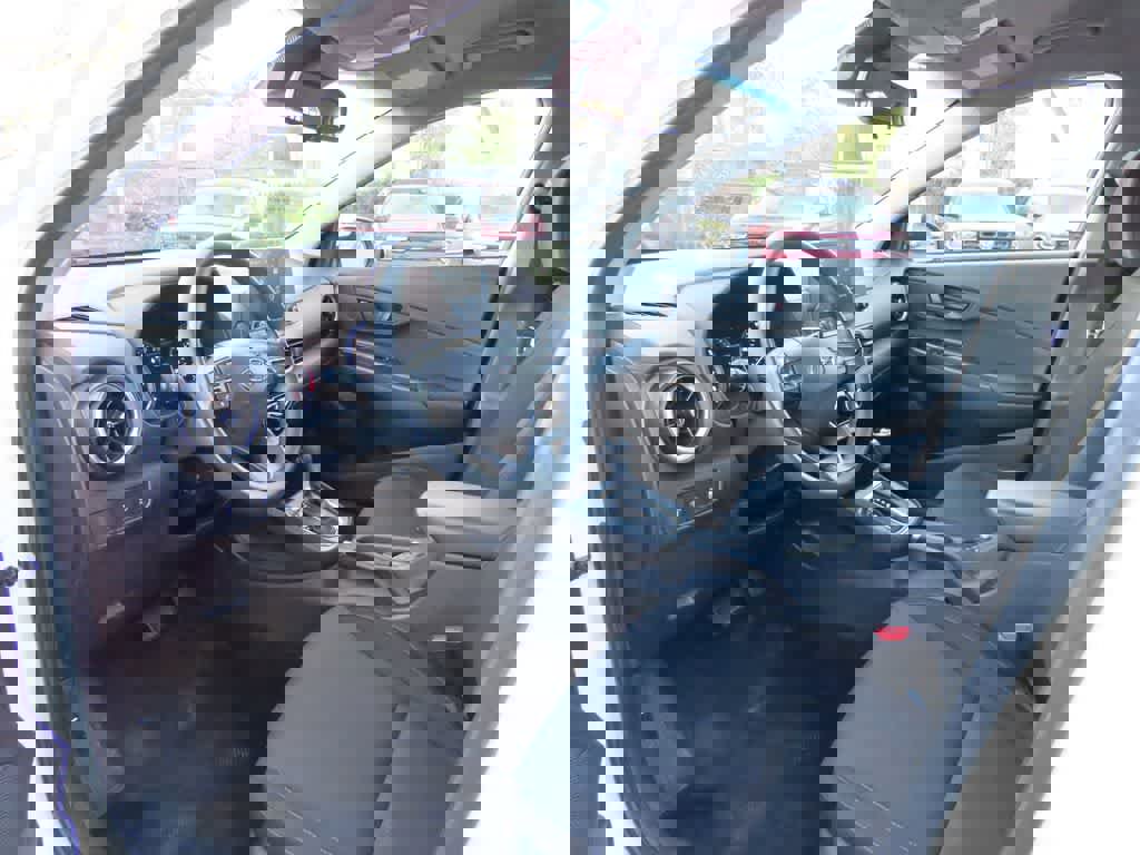 Used 2023 Hyundai Kona SEL AWD/4WD image 2