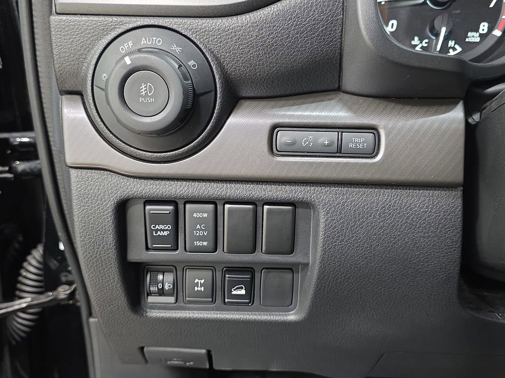 Used 2023 Nissan Titan PRO-4X w/ Pro-4x Convenience Package AWD/4WD image 26