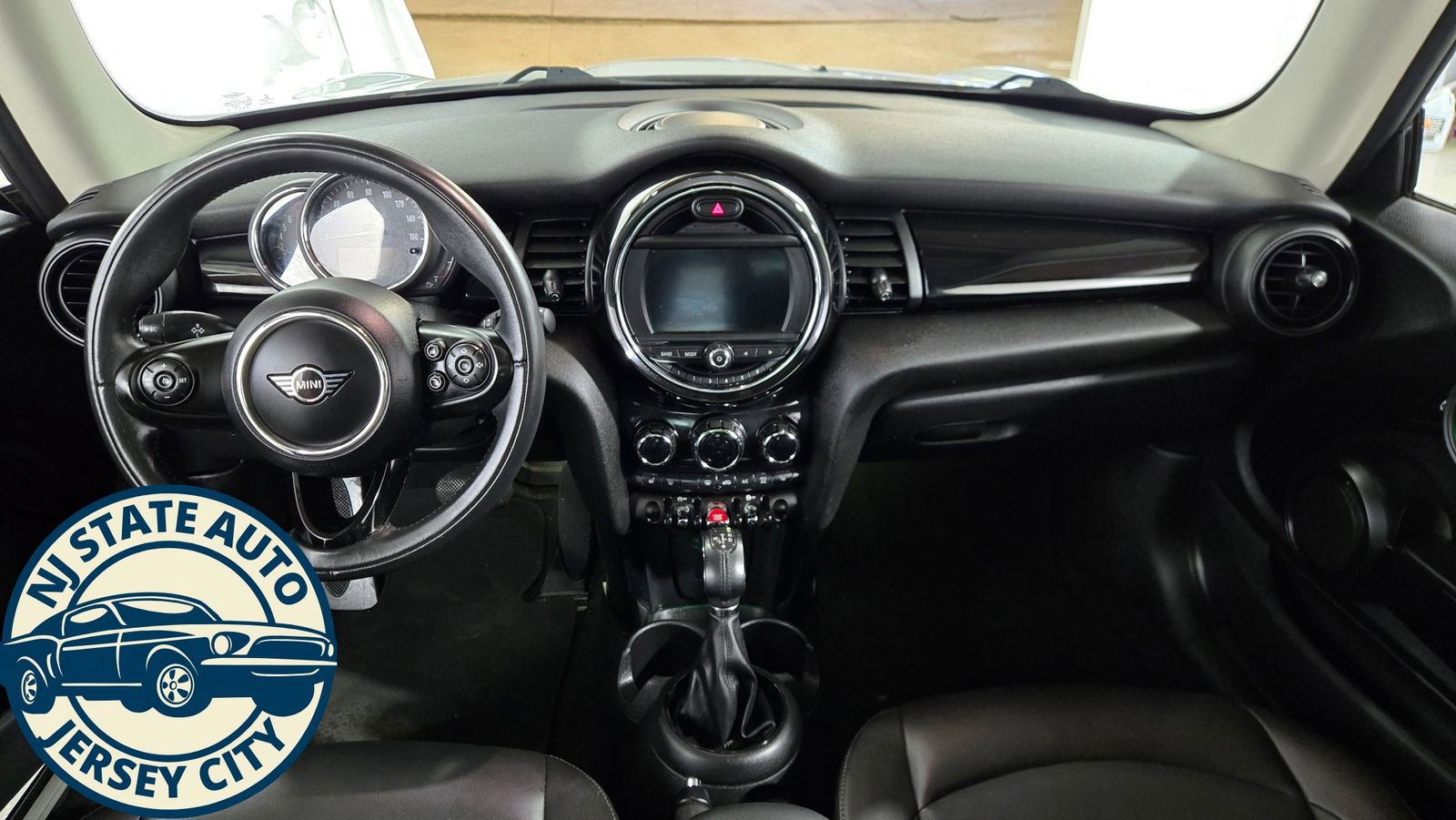 Used 2019 MINI Cooper 2-Door Hardtop FWD image 29
