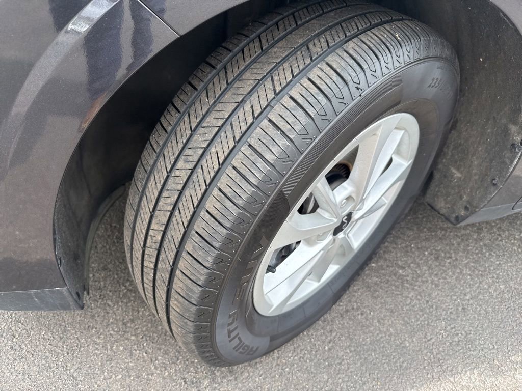 Used 2024 Kia Carnival LX image 43