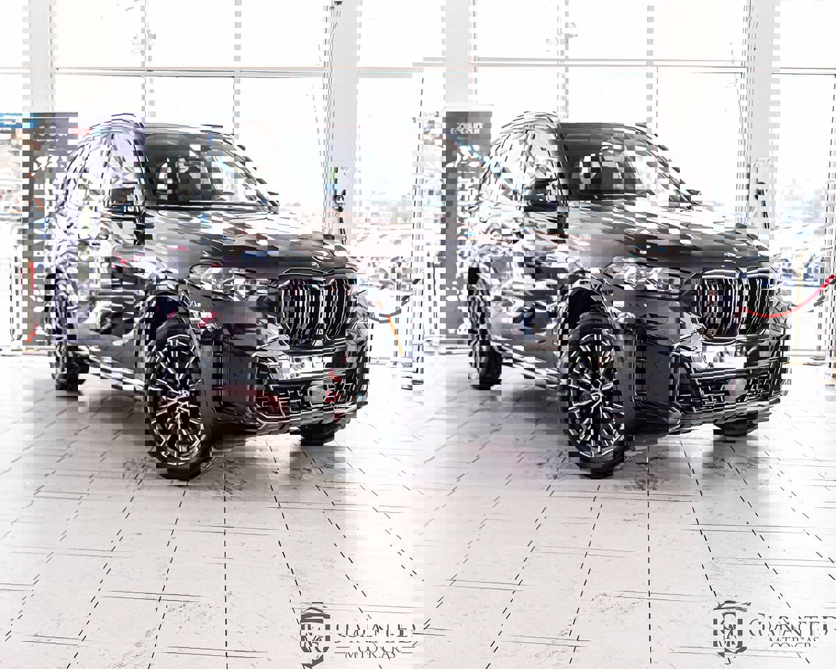 Used 2025 BMW X5 M60i image 6