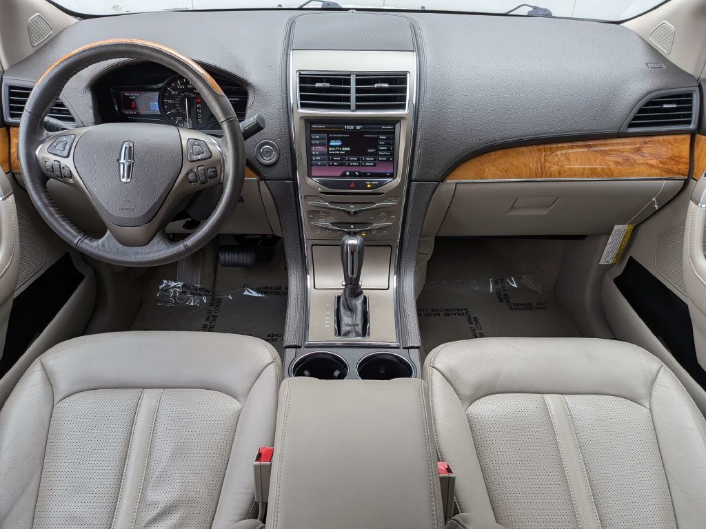 Used 2014 Lincoln MKX FWD w/ Walnut Swirl Wood Package image 14