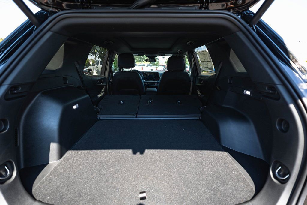 New 2025 Chevrolet Equinox LT w/ Convenience Package II image 23