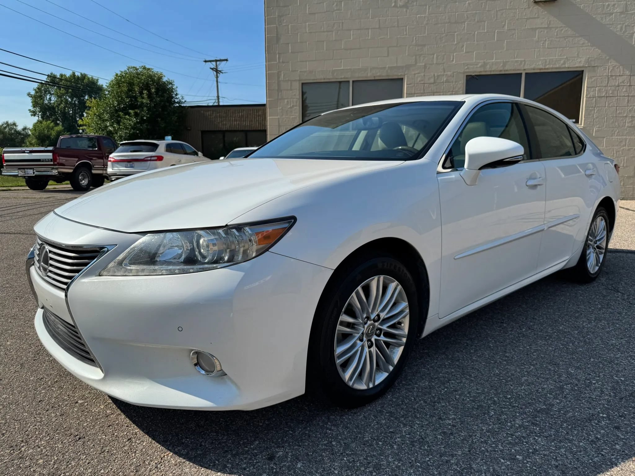 Used 2013 Lexus ES 350 w/ Luxury Pkg FWD image 3