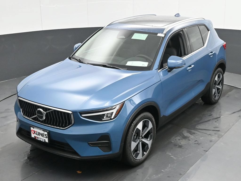 New 2025 Volvo XC40 B5 Core w/ Climate Package AWD/4WD image 35