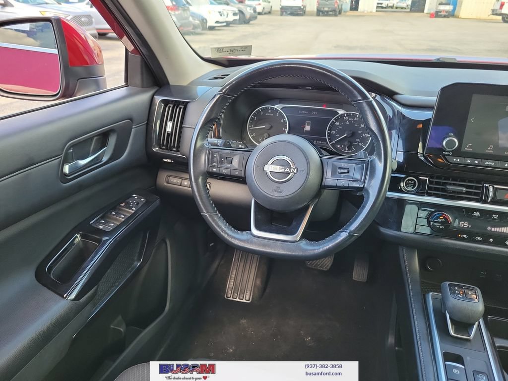 Used 2022 Nissan Pathfinder SV AWD/4WD image 10