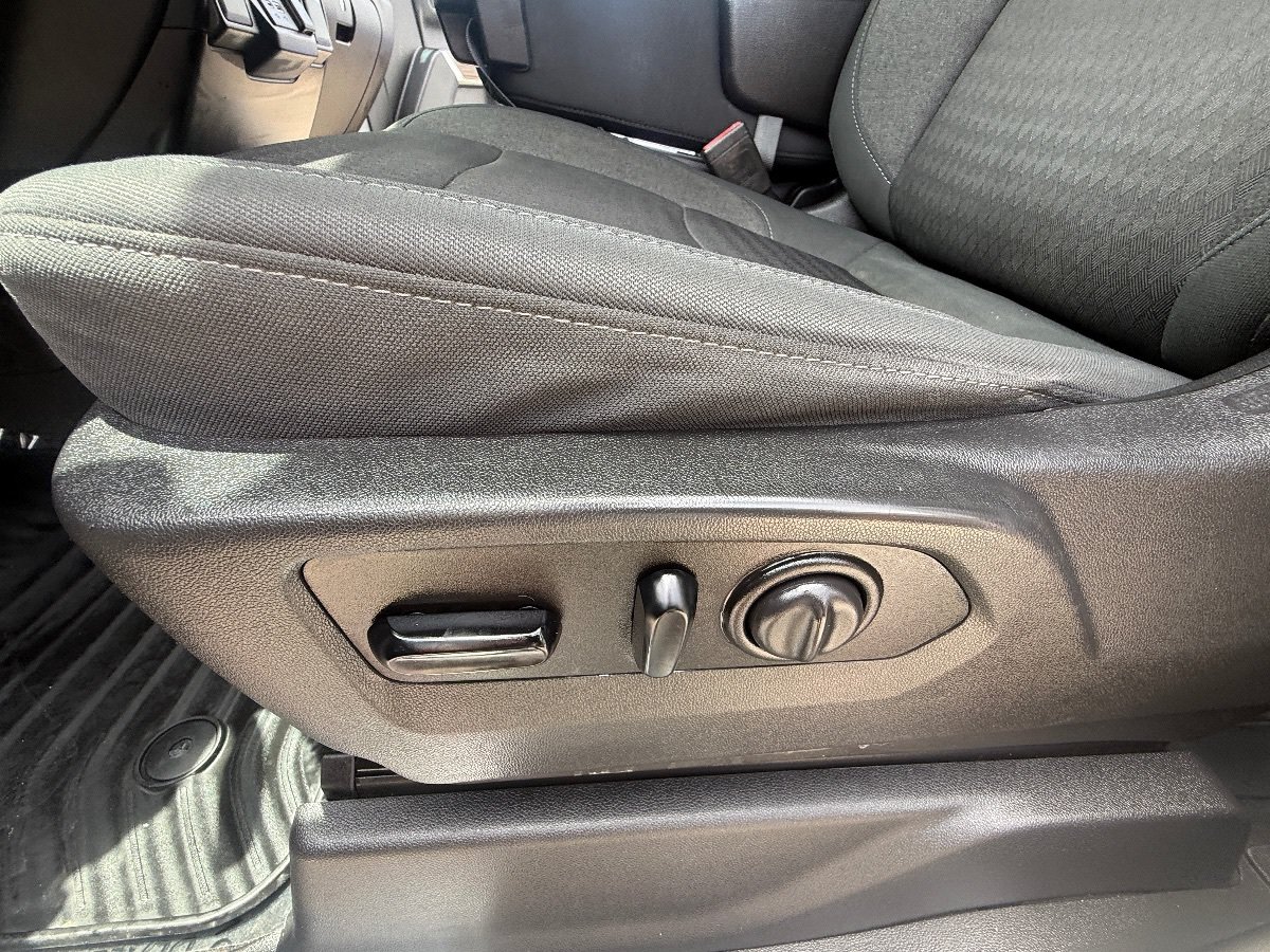 Used 2021 Chevrolet Silverado 1500 LT RWD image 25