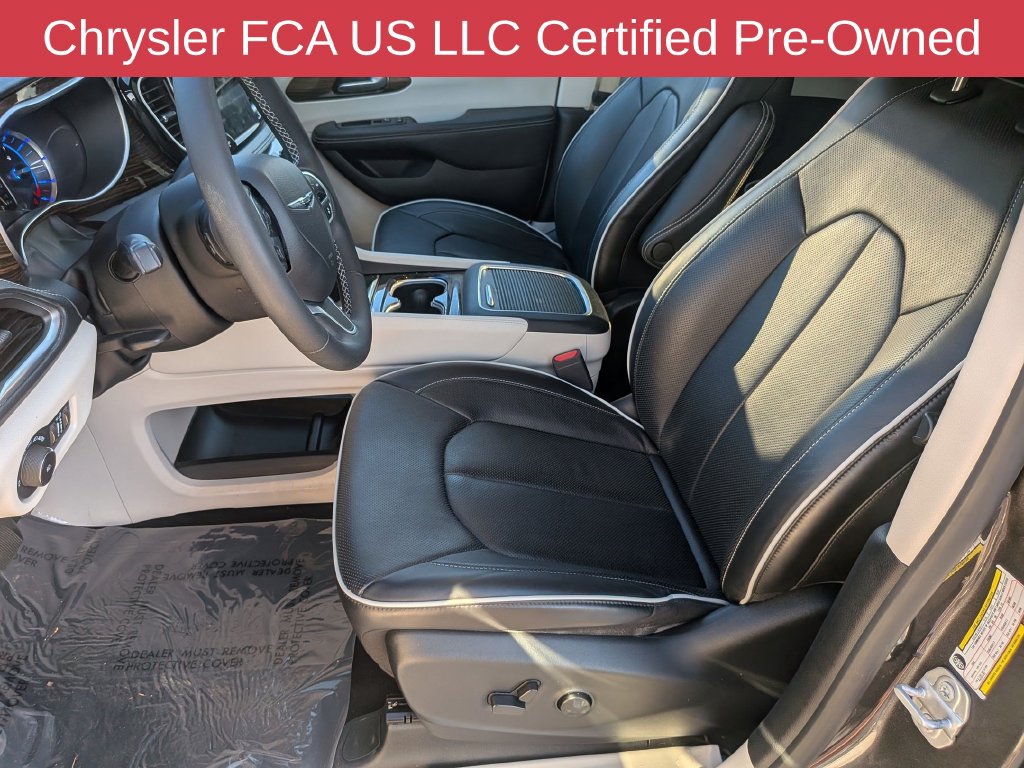 Used 2023 Chrysler Pacifica Limited FWD image 19