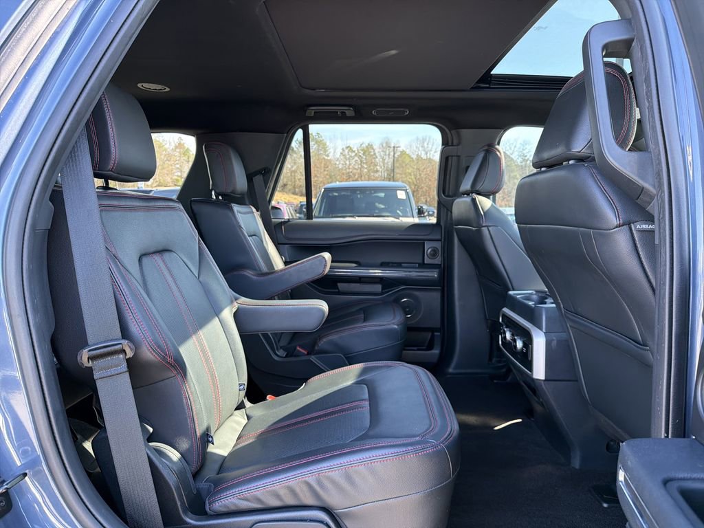 Used 2022 Ford Expedition Limited image 19