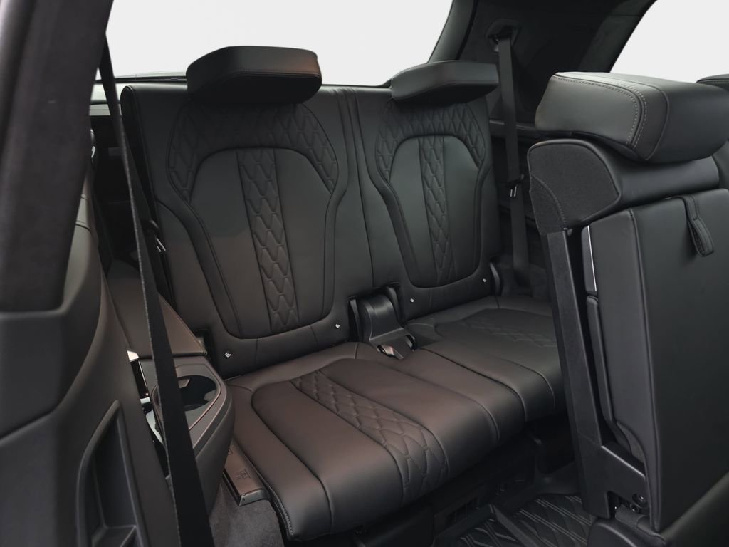 New 2026 BMW X7 xDrive40i w/ Executive Package image 12