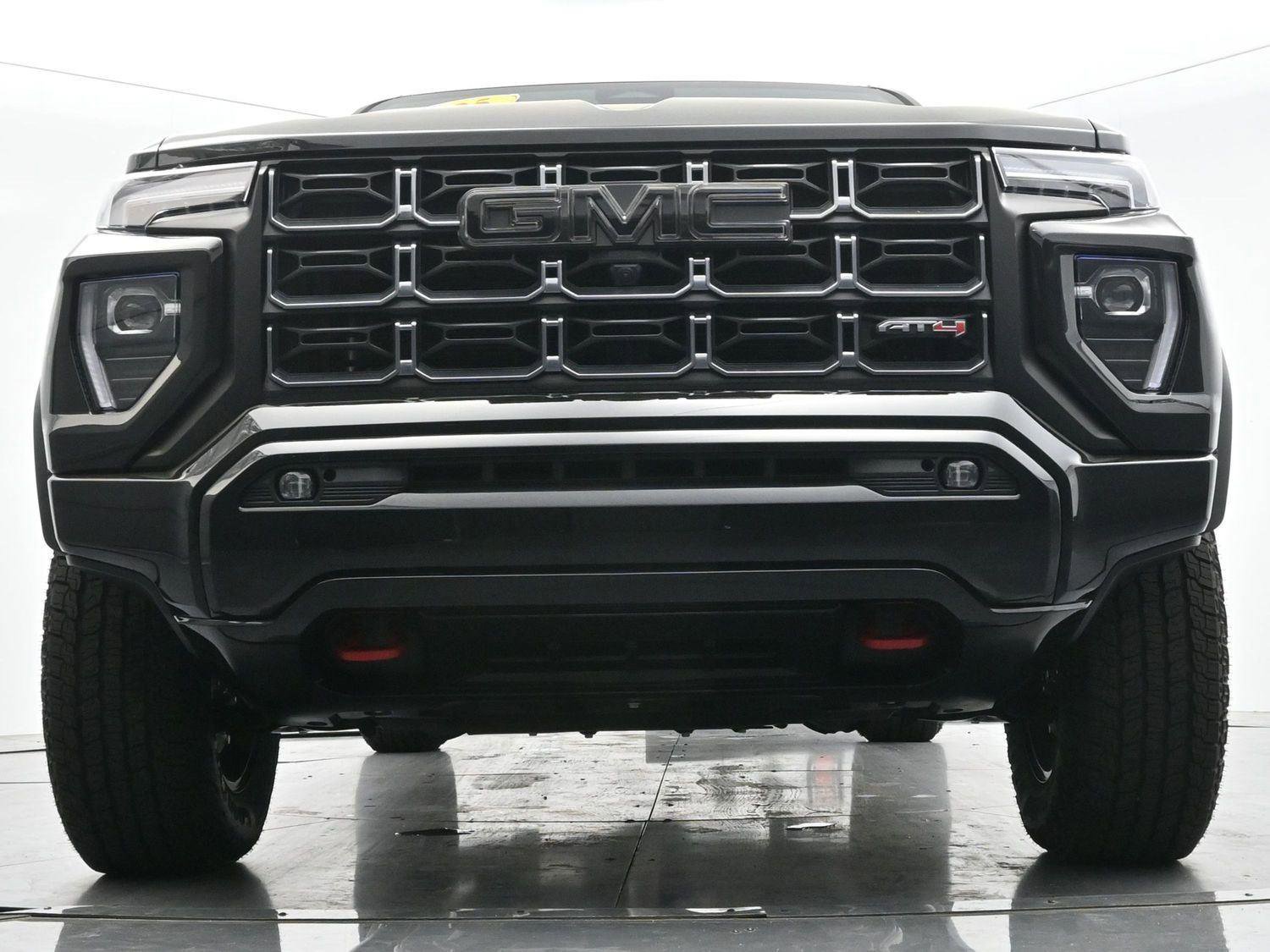 Used 2025 GMC Canyon AT4 w/ Technology Plus Package AWD/4WD image 50