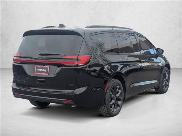 New 2026 Chrysler Pacifica Select w/ S Appearance Package AWD/4WD image 2