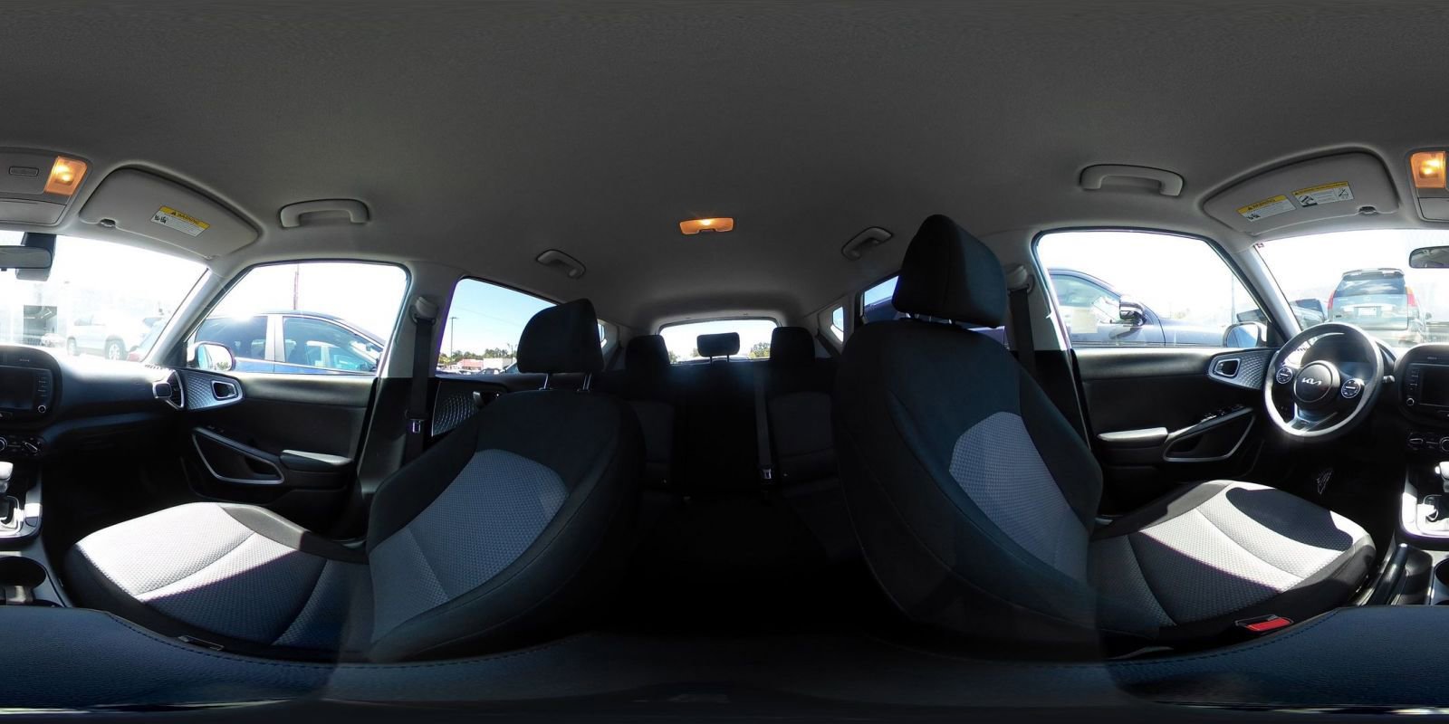 Used 2025 Kia Soul LX w/ LX Technology Package FWD image 40