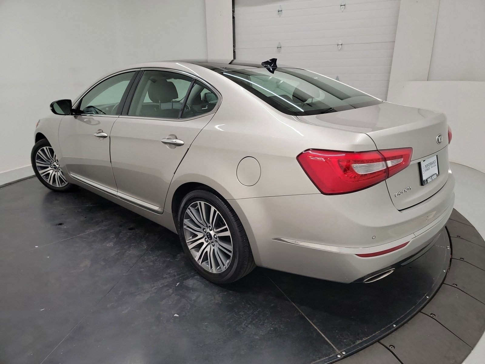 Used 2015 Kia Cadenza Premium image 6