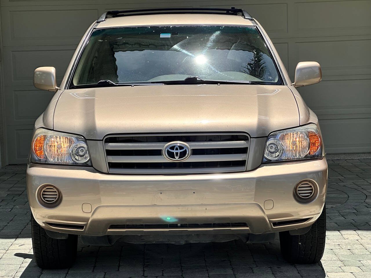 Used 2005 Toyota Highlander 2WD V6 w/ 3rd Row image 26