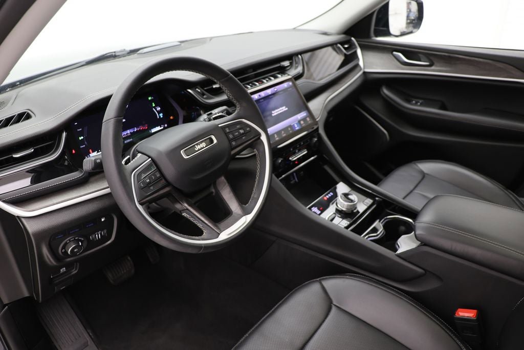 Used 2023 Jeep Grand Cherokee 4WD 4xe w/ Luxury Tech Group II image 14
