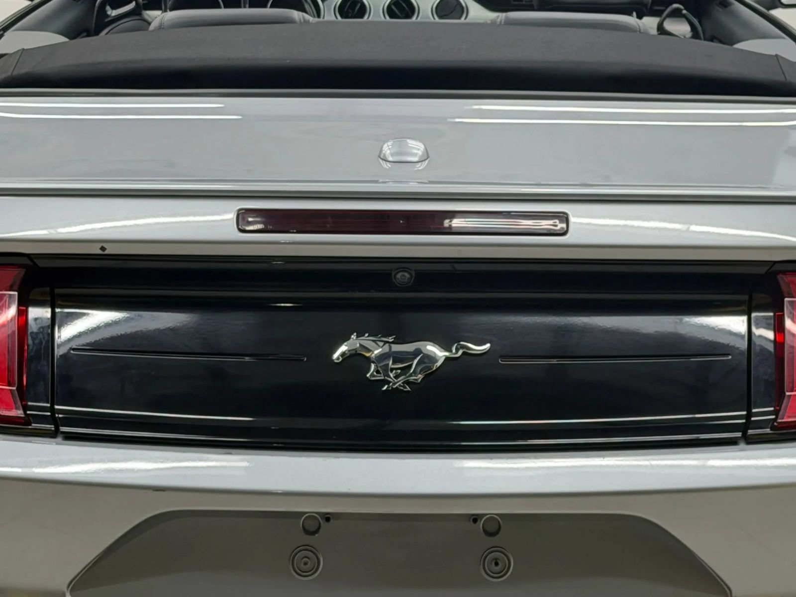 Used 2020 Ford Mustang Premium RWD image 11