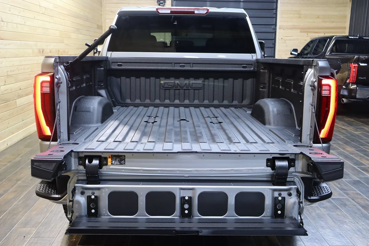 Used 2025 GMC Sierra 2500 SLT w/ SLT Convenience Package AWD/4WD image 37