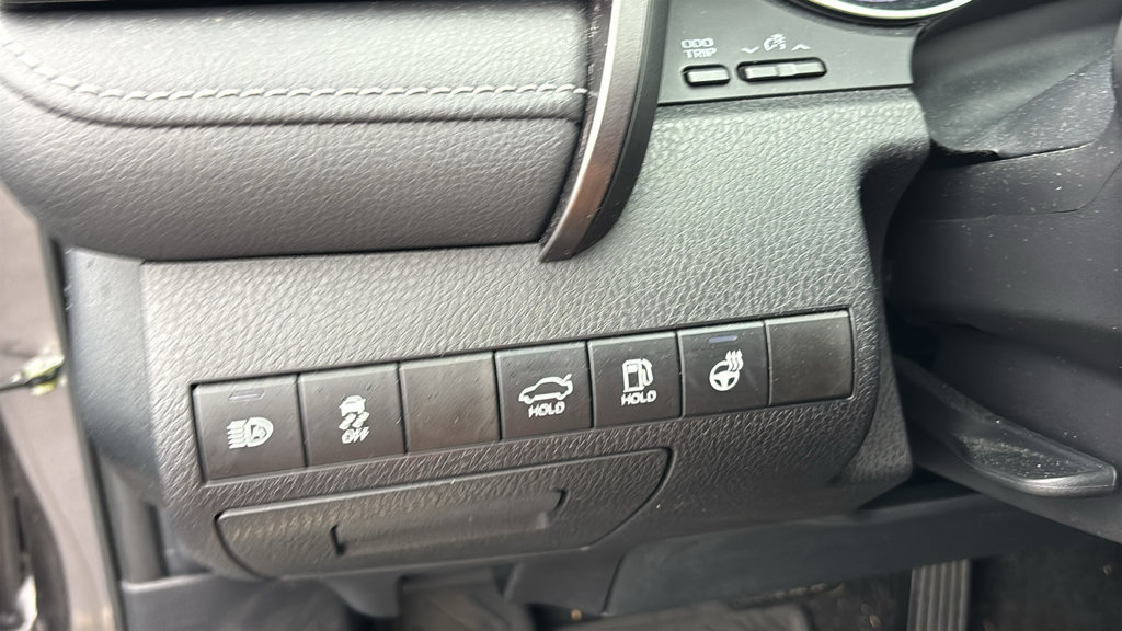 Used 2020 Toyota Camry SE w/ Cold Weather Package AWD/4WD image 10
