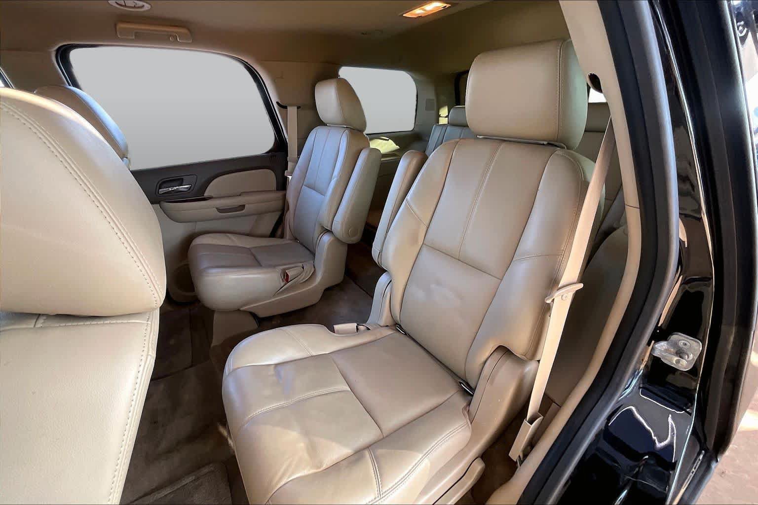 Used 2013 Chevrolet Tahoe LT w/ Luxury Package AWD/4WD image 20
