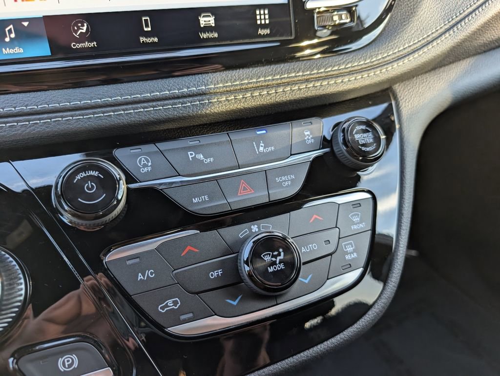 New 2026 Chrysler Pacifica Select w/ S Appearance Package image 26