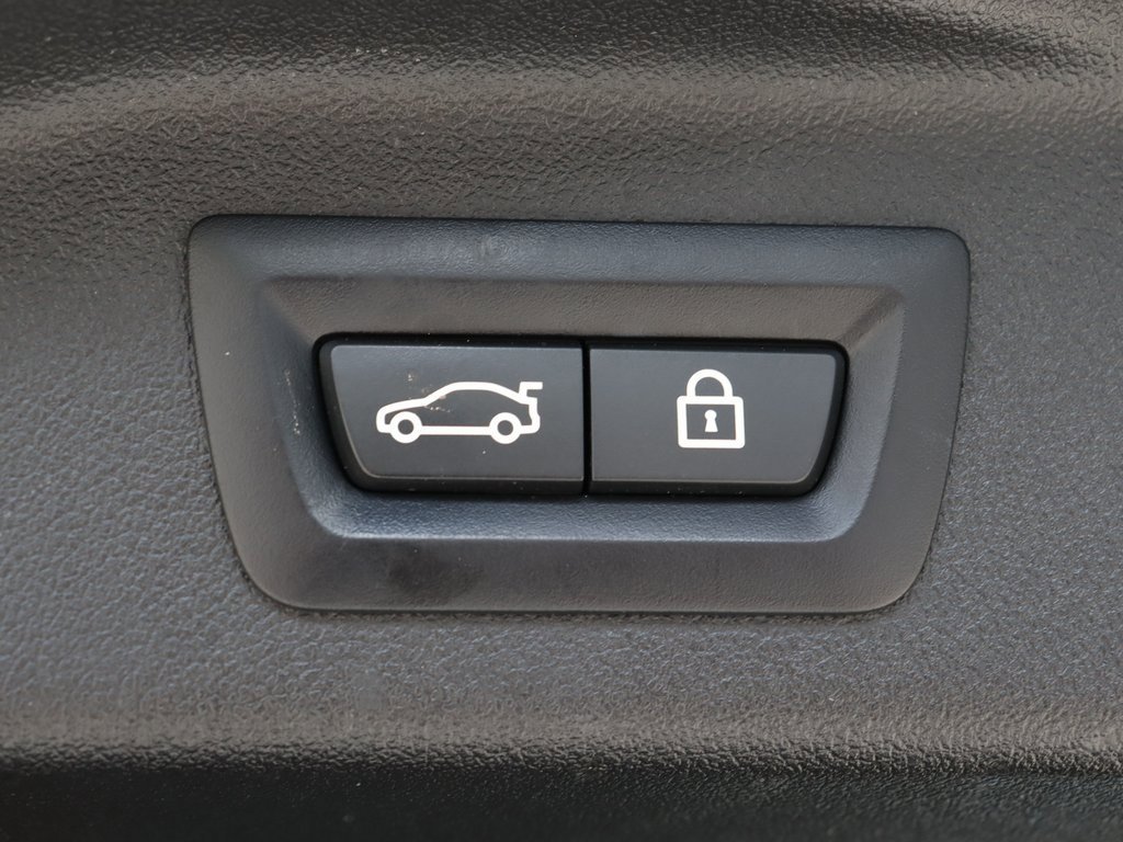 Used 2022 BMW X7 xDrive40i w/ M Sport Package image 12