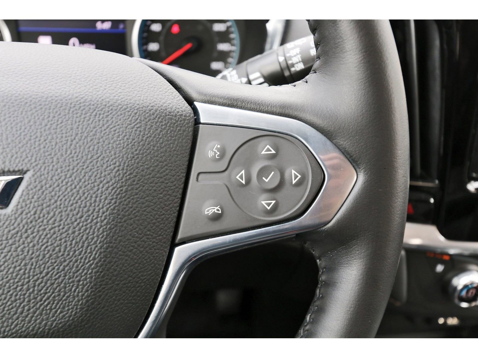 Used 2021 Chevrolet Traverse Premier w/ LPO, Floor Liner Package FWD image 20