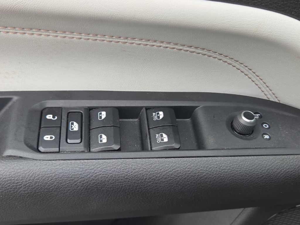 Used 2024 Jeep Compass Limited AWD/4WD image 28