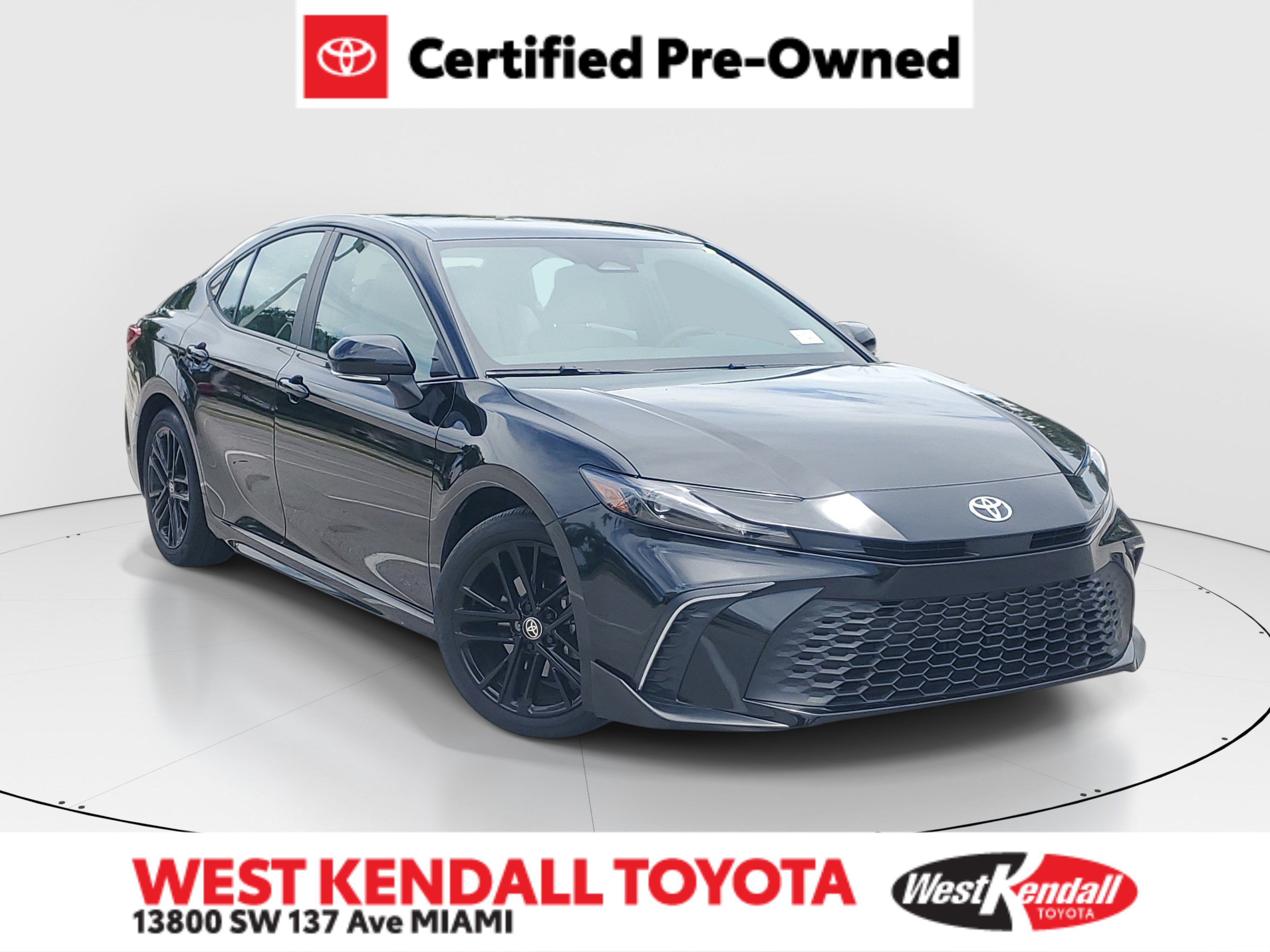 Certified 2025 Toyota Camry SE FWD image 1