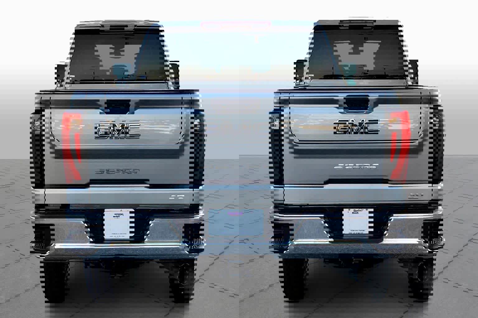 Used 2025 GMC Sierra 2500 SLT w/ SLT Convenience Package image 4