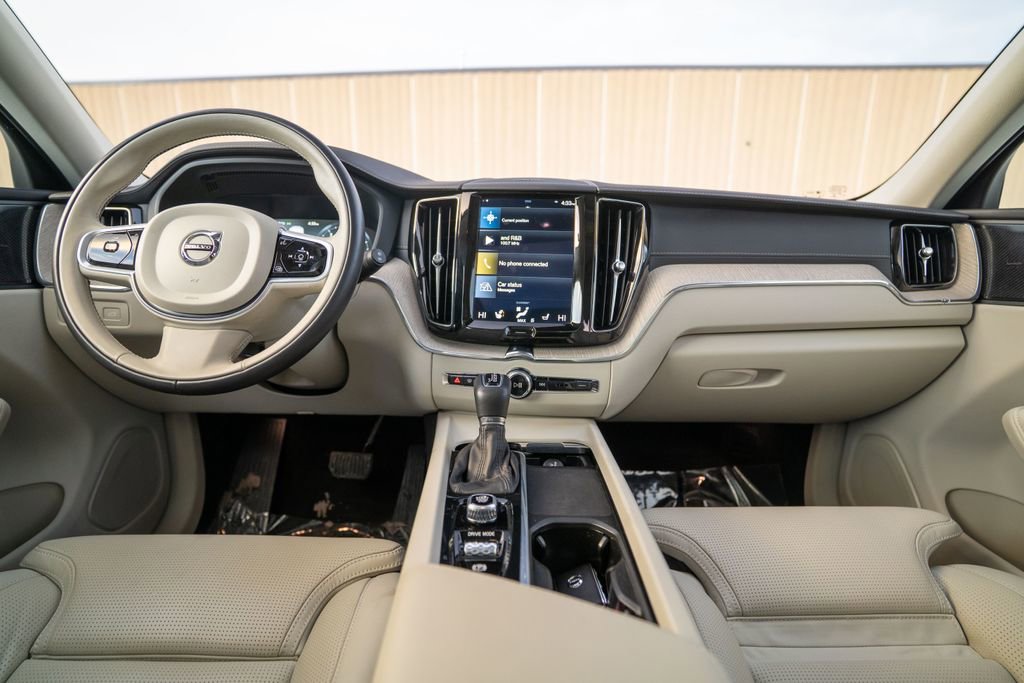 Used 2021 Volvo XC60 T5 Inscription w/ Advanced Package image 10