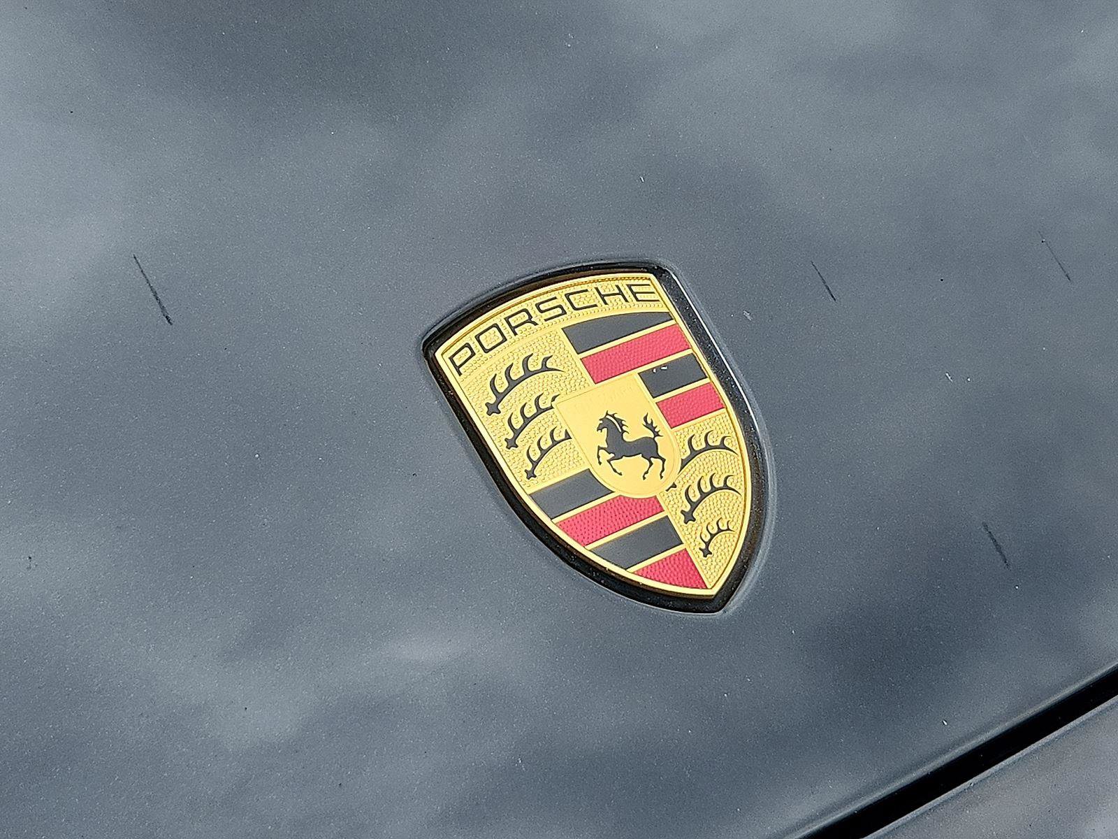 Used 2020 Porsche Cayenne Turbo image 32