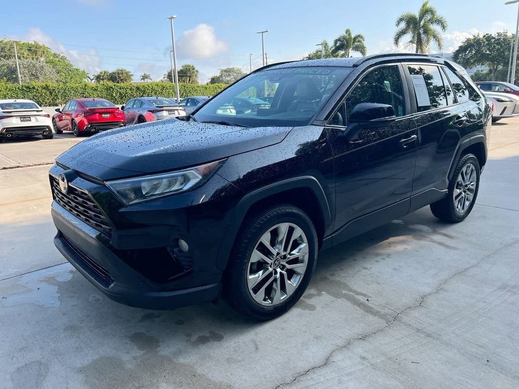 Used 2021 Toyota RAV4 XLE Premium FWD image 3