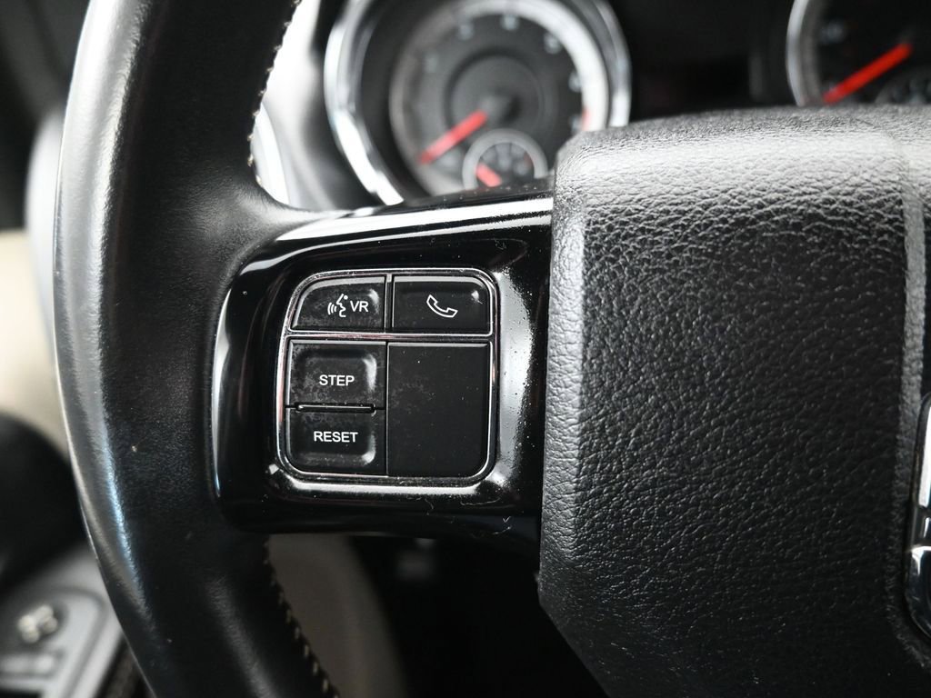 Used 2016 Dodge Grand Caravan SE image 15