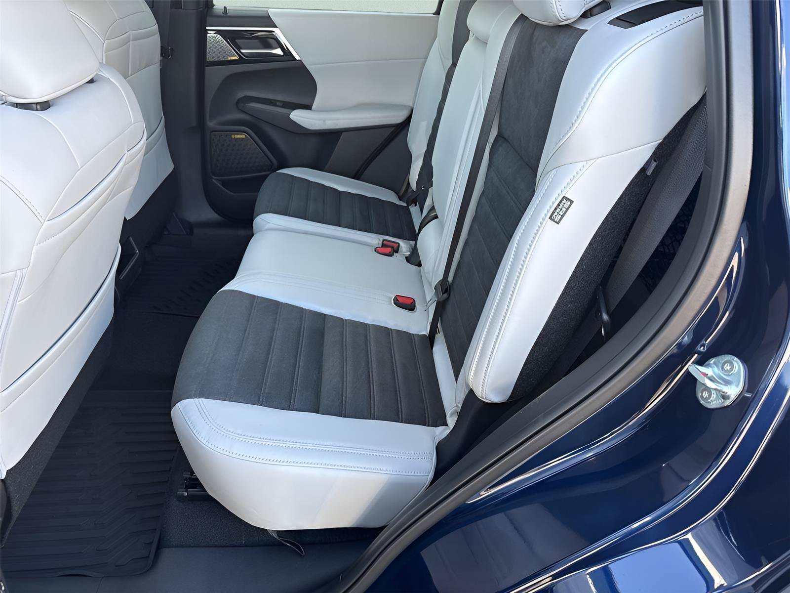 New 2026 Mitsubishi Outlander SE FWD image 27