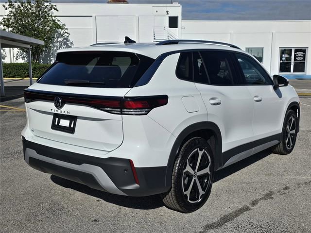 New 2026 Volkswagen Tiguan SE image 3