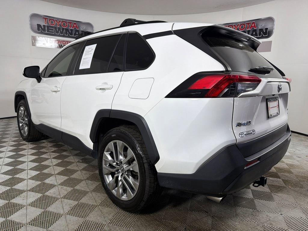 Used 2020 Toyota RAV4 XLE Premium image 6