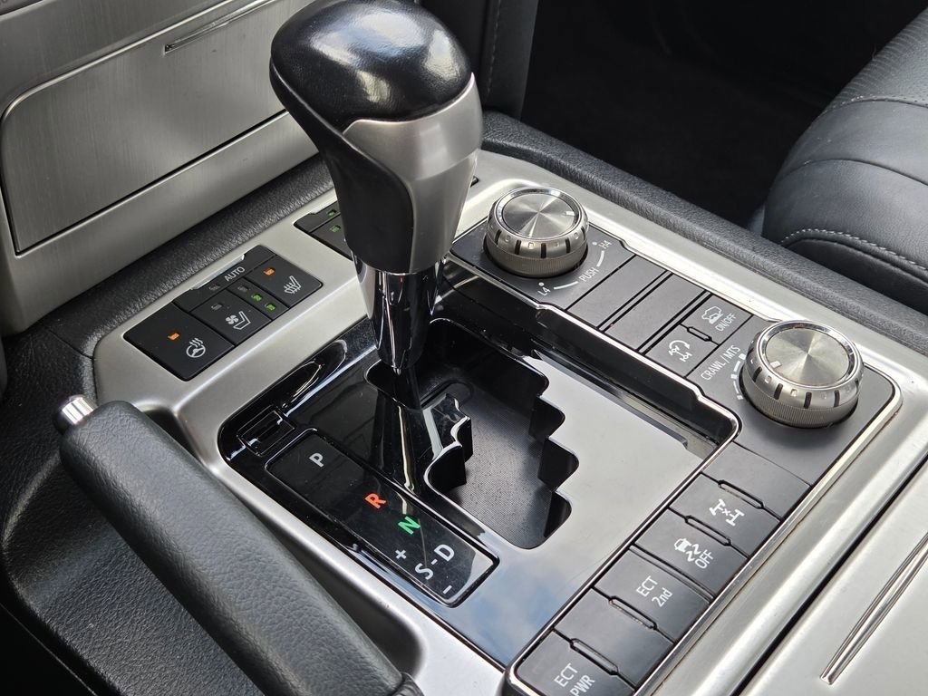 Used 2017 Toyota Land Cruiser AWD/4WD image 37