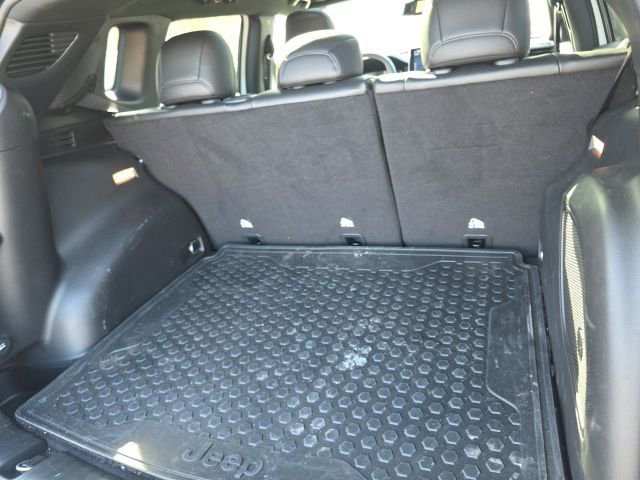 Used 2024 Jeep Compass Trailhawk w/ Trailhawk Elite Group image 32