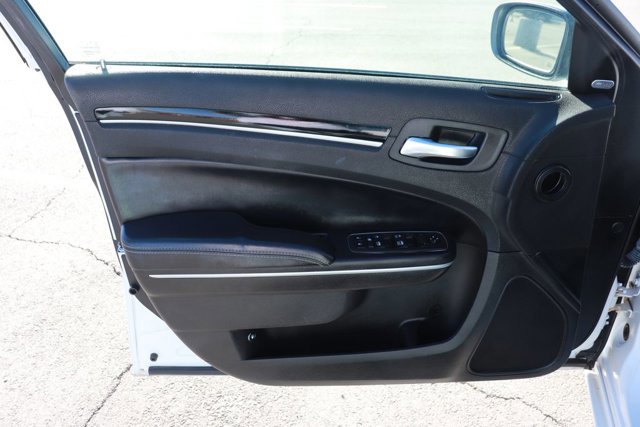 Used 2022 Chrysler 300 S image 9