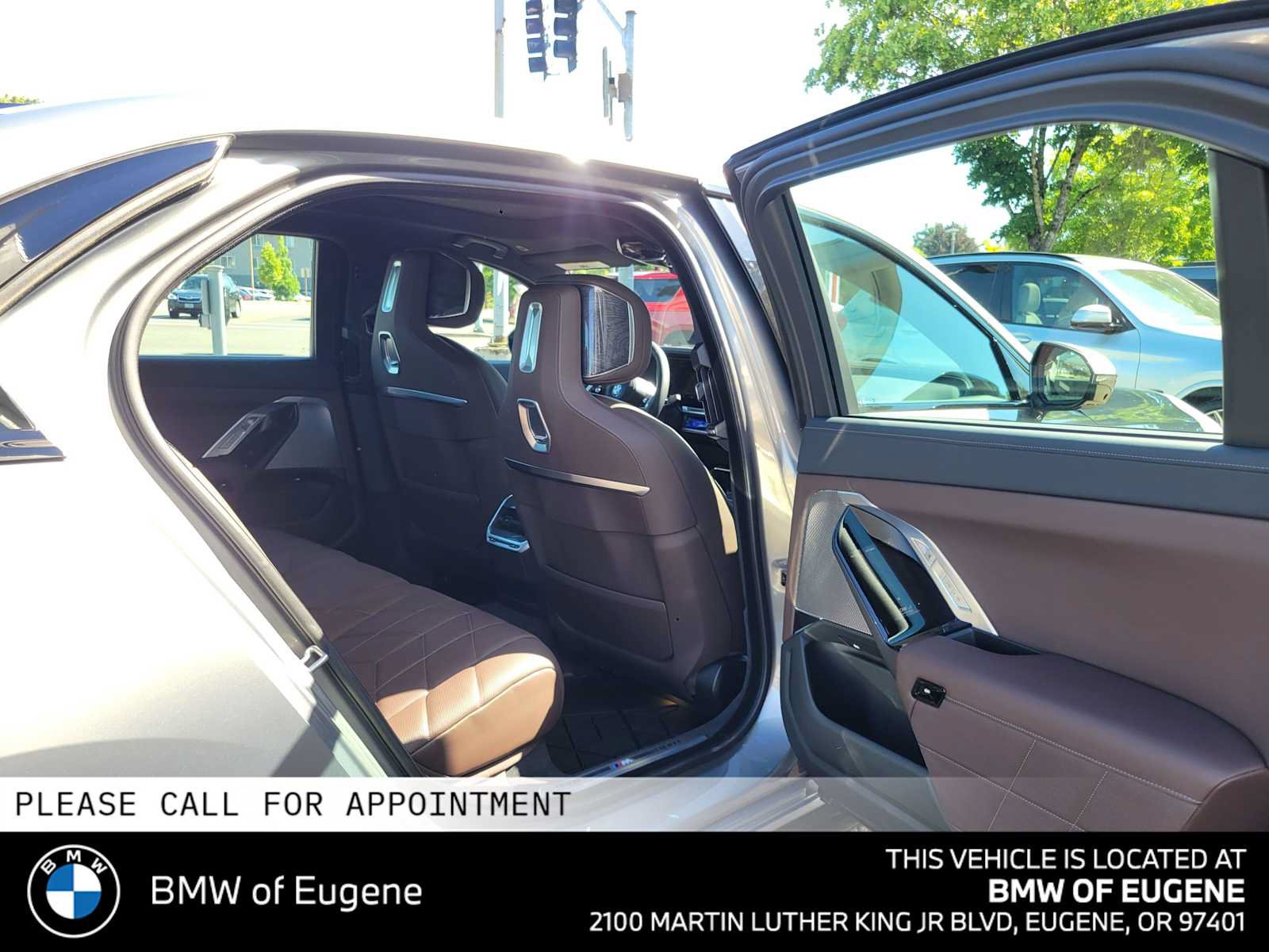 Used 2025 BMW i7 eDrive50 w/ M Sport Package RWD image 14